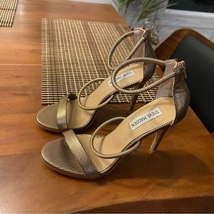 Steve Madden gold snake print heels. Size 7M.